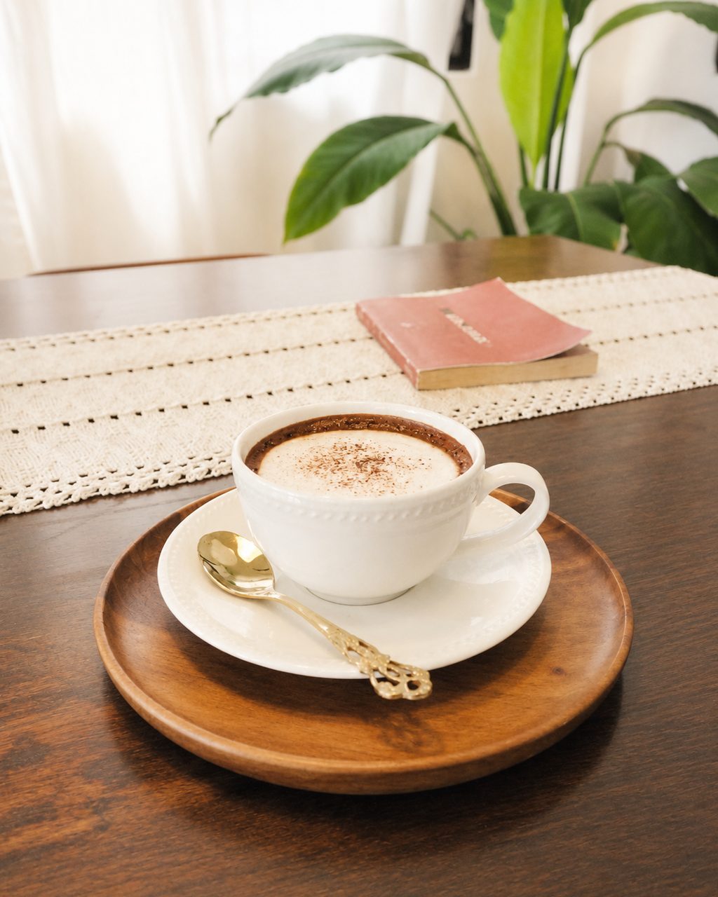 Cocoa drink and gentle dessert at FRIEDE Cafe, Chiang Mai